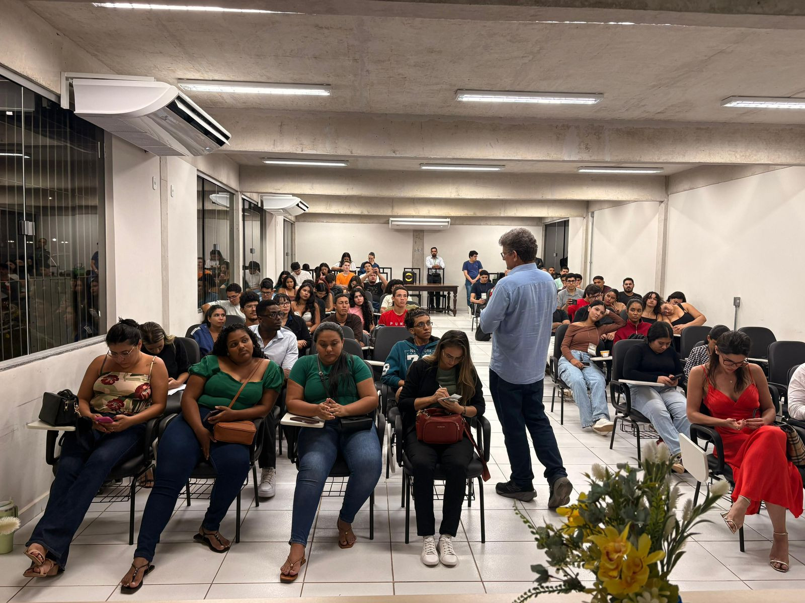 Sistema OCB destaca avanços do cooperativismo e reforça parceria estratégica com a academia na Semana de Economia da UFAC